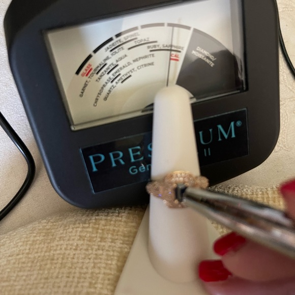 Genuine Sapphire & Diamond Ring - Picture 6 of 9